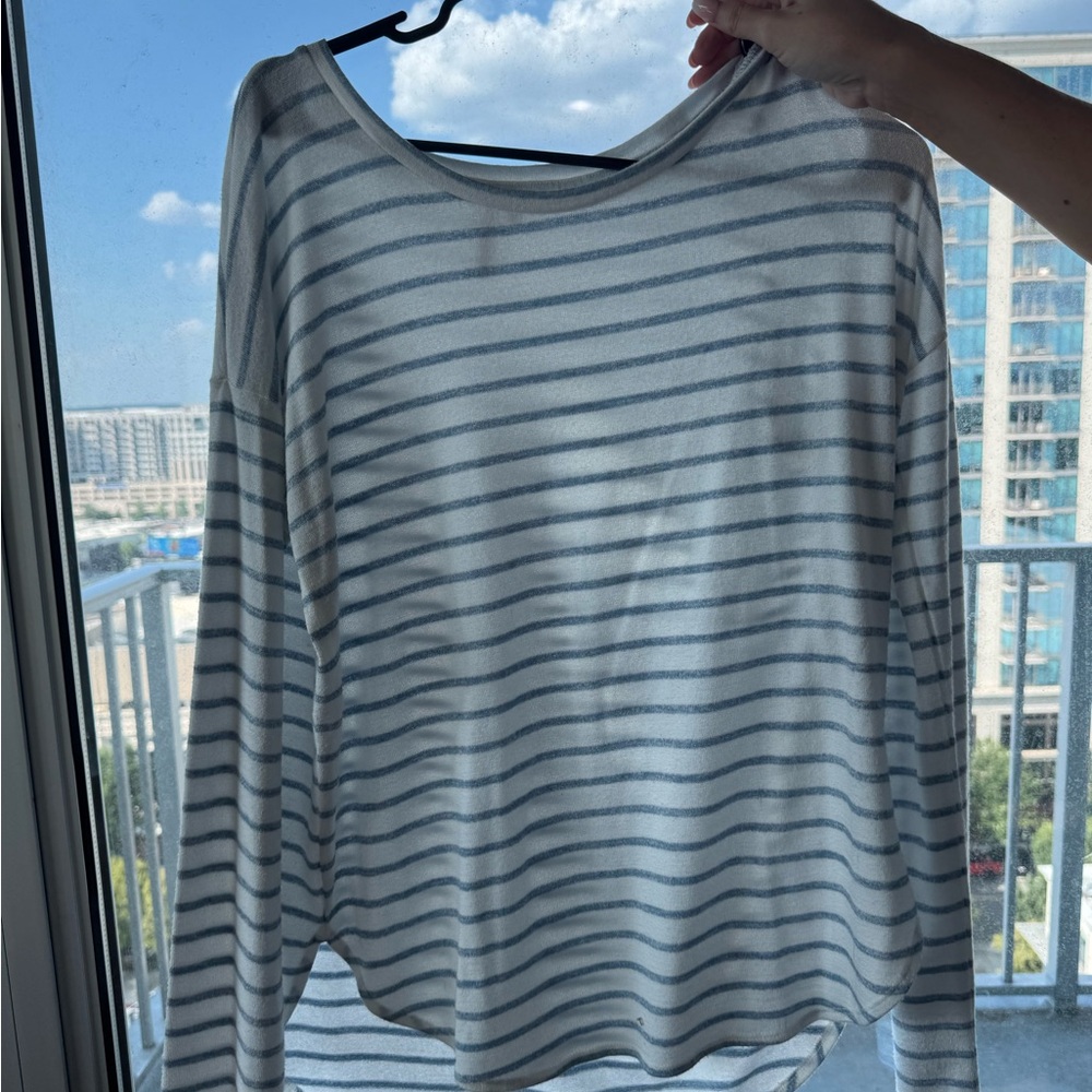 Banana Republic White and Gray Striped Long Sleeve Top